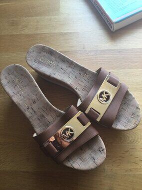 Michael Michael Kors sandals in excellent condition size 8M  worn one time